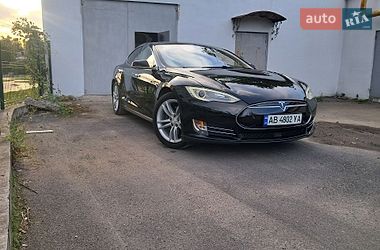Tesla Model S  2015