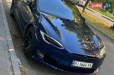Лифтбек Tesla Model S 2017 в Пирятине