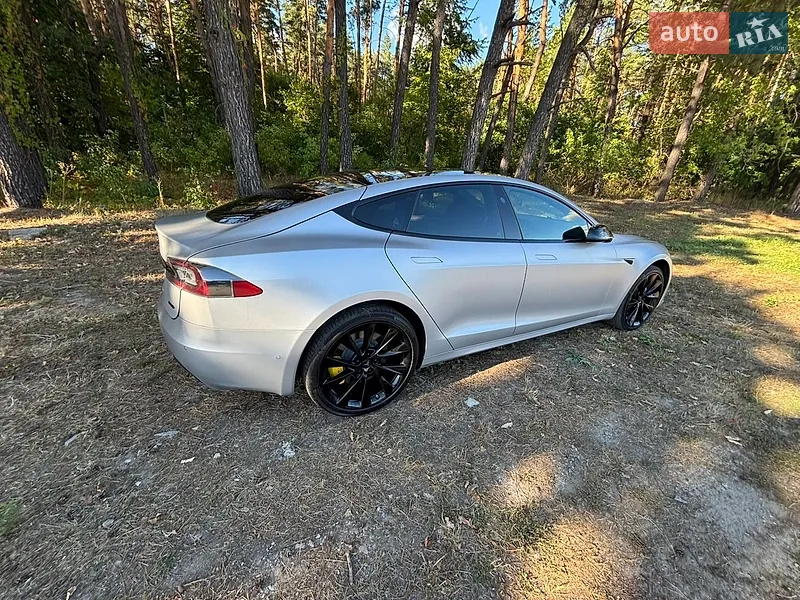 Tesla Model S 2018