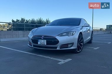 Tesla Model S  2015