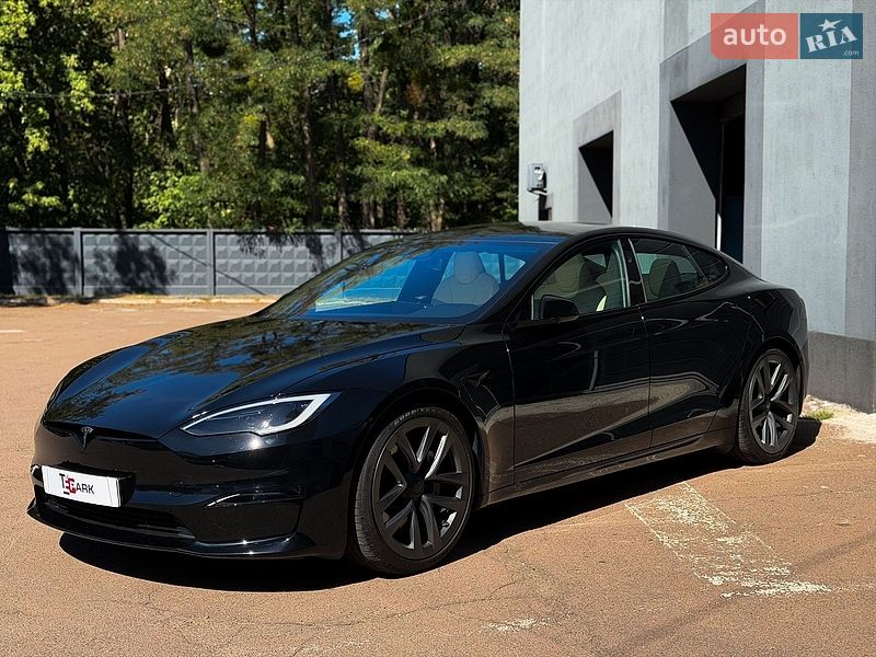 Лифтбек Tesla Model S 2024 в Киеве