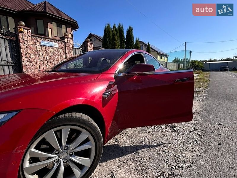 Ліфтбек Tesla Model S 2018 в Житомирі