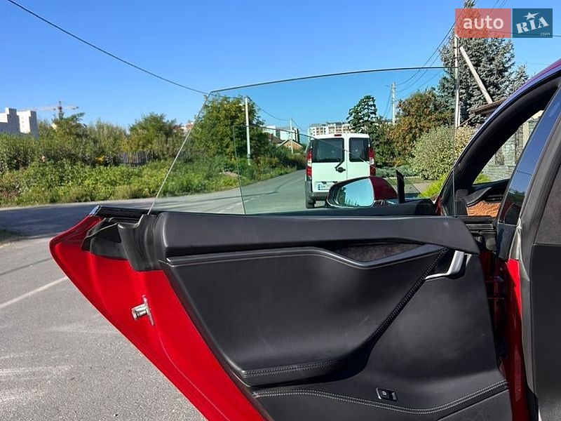 Ліфтбек Tesla Model S 2018 в Житомирі