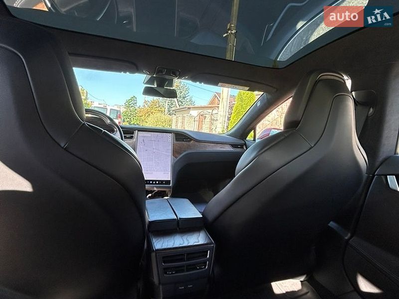 Ліфтбек Tesla Model S 2018 в Житомирі