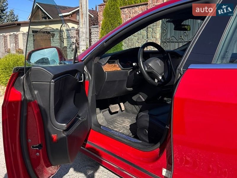 Ліфтбек Tesla Model S 2018 в Житомирі