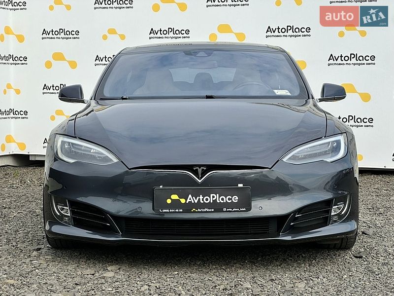 Ліфтбек Tesla Model S 2016 в Луцьку