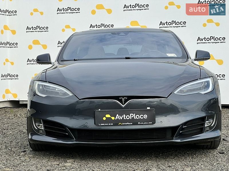Ліфтбек Tesla Model S 2016 в Луцьку