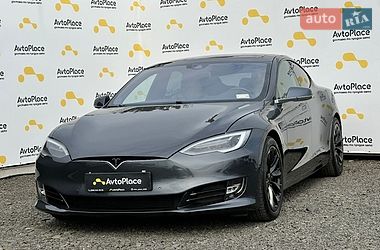 Ліфтбек Tesla Model S 2016 в Луцьку