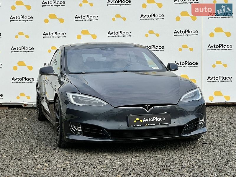Ліфтбек Tesla Model S 2016 в Луцьку