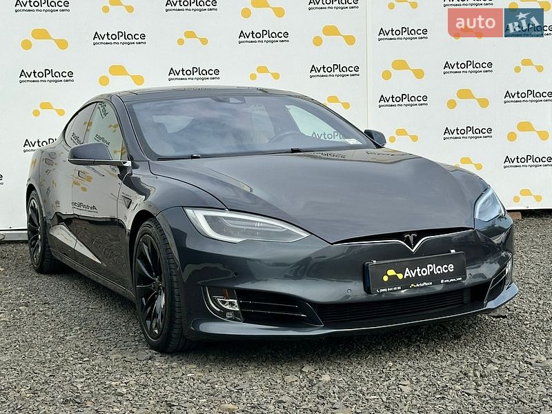 Ліфтбек Tesla Model S 2016 в Луцьку