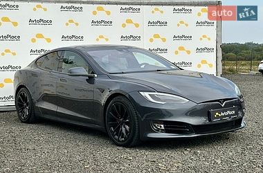 Ліфтбек Tesla Model S 2016 в Луцьку