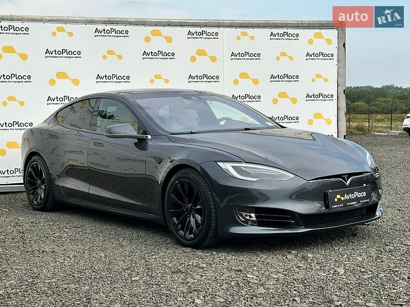Ліфтбек Tesla Model S 2016 в Луцьку