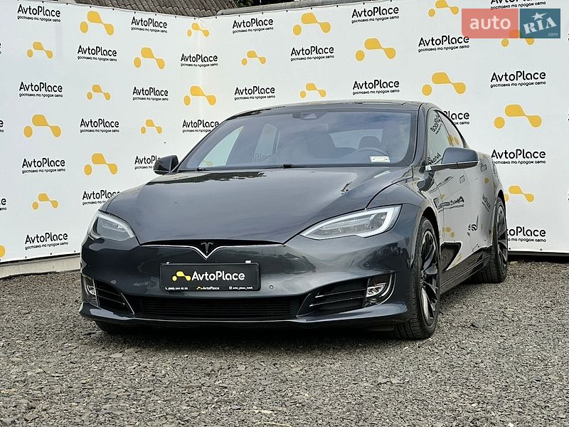 Ліфтбек Tesla Model S 2016 в Луцьку