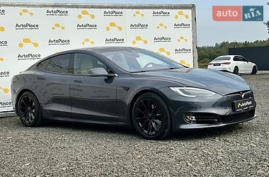 Ліфтбек Tesla Model S 2016 в Луцьку