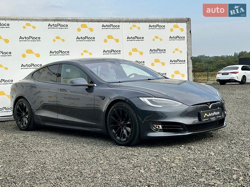 Ліфтбек Tesla Model S 2016 в Луцьку