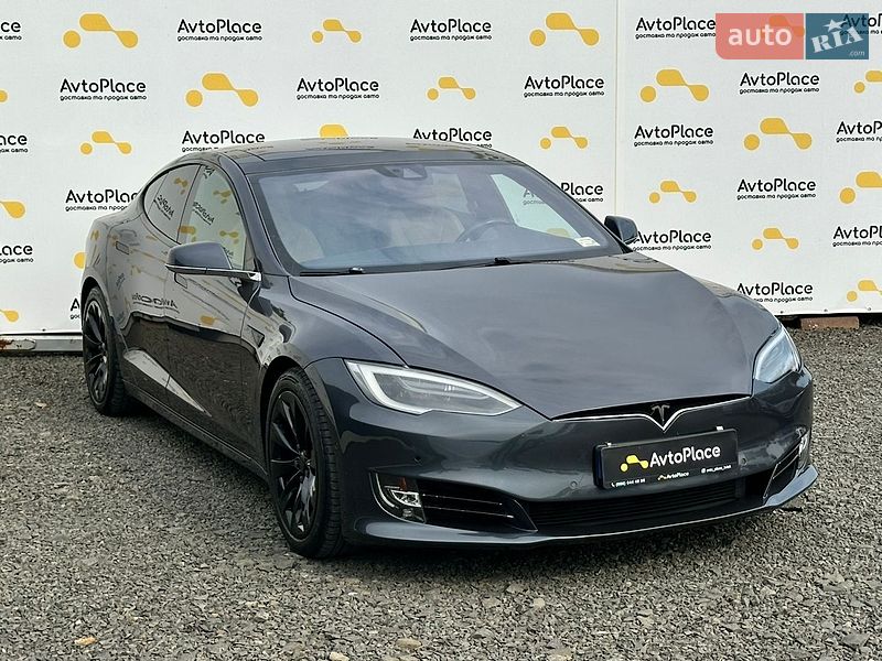 Ліфтбек Tesla Model S 2016 в Луцьку