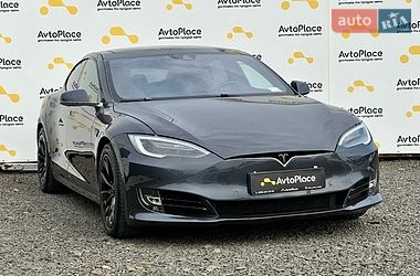 Ліфтбек Tesla Model S 2016 в Луцьку