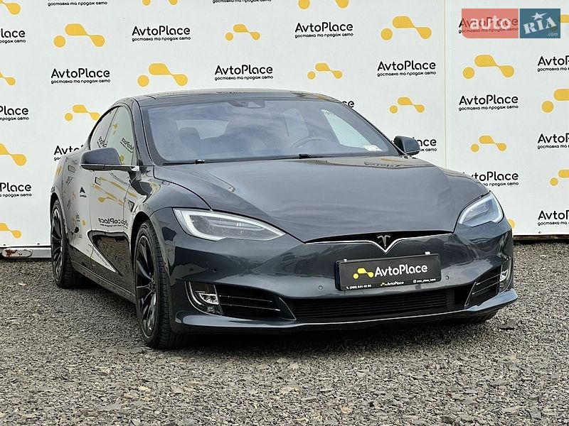 Ліфтбек Tesla Model S 2016 в Луцьку