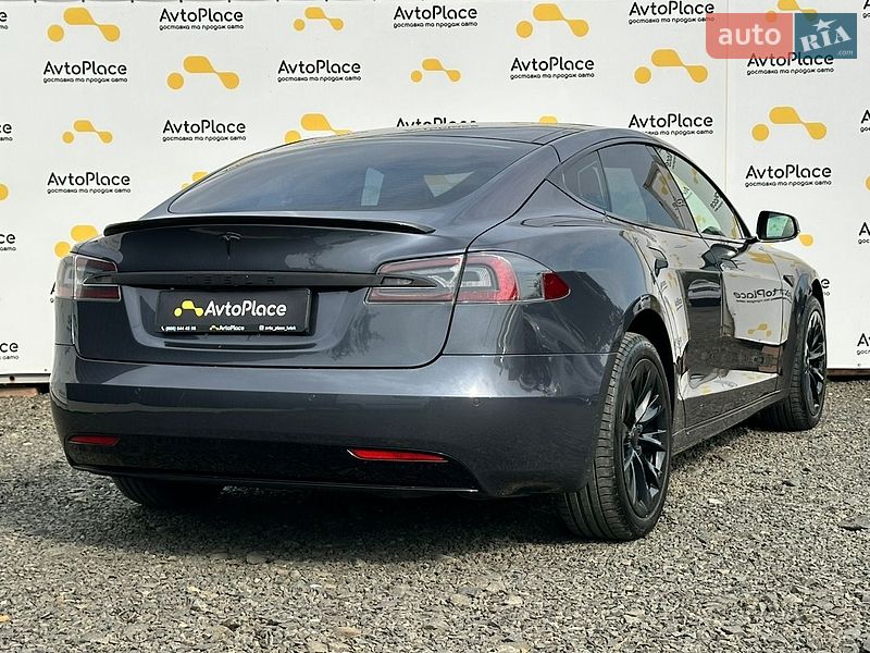 Ліфтбек Tesla Model S 2016 в Луцьку