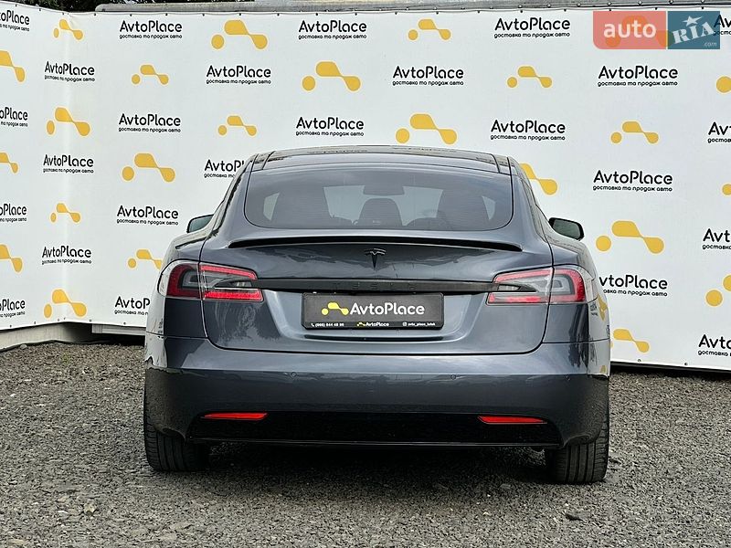 Ліфтбек Tesla Model S 2016 в Луцьку