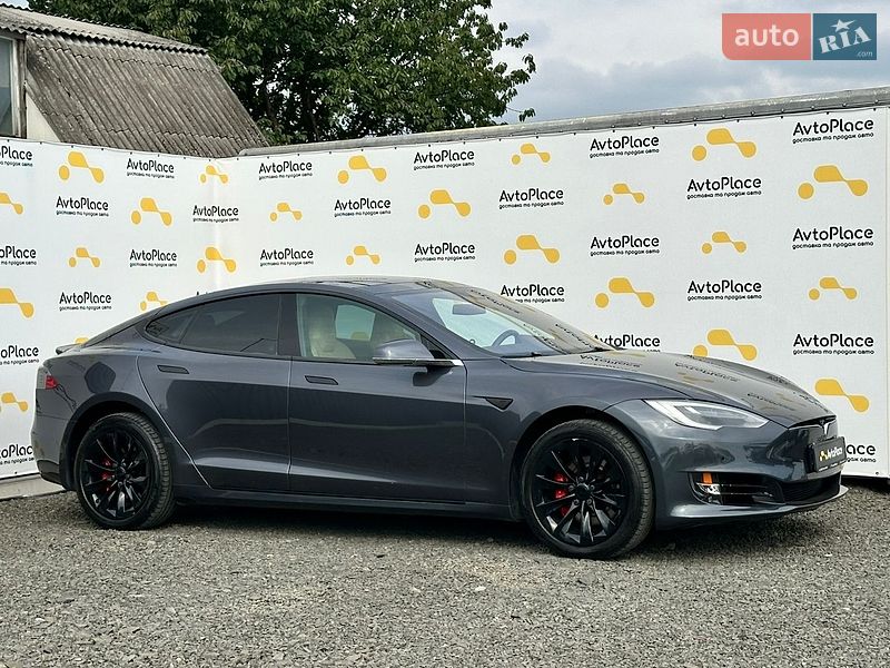 Ліфтбек Tesla Model S 2016 в Луцьку