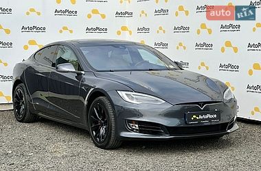 Ліфтбек Tesla Model S 2016 в Луцьку