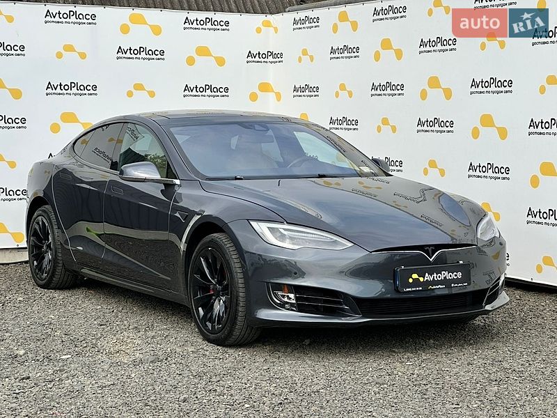 Ліфтбек Tesla Model S 2016 в Луцьку