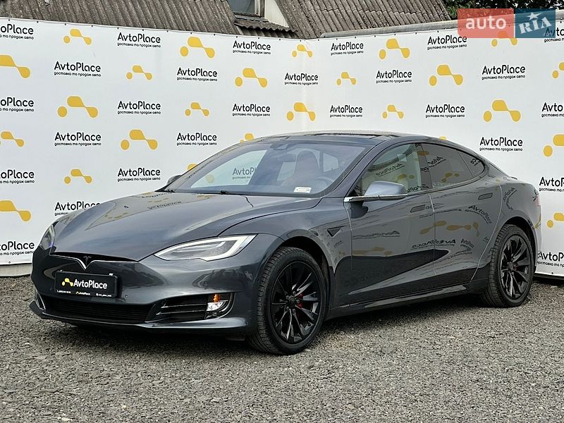 Ліфтбек Tesla Model S 2016 в Луцьку