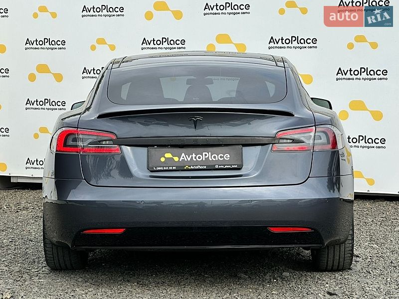 Ліфтбек Tesla Model S 2016 в Луцьку