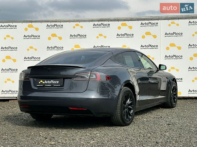 Ліфтбек Tesla Model S 2016 в Луцьку