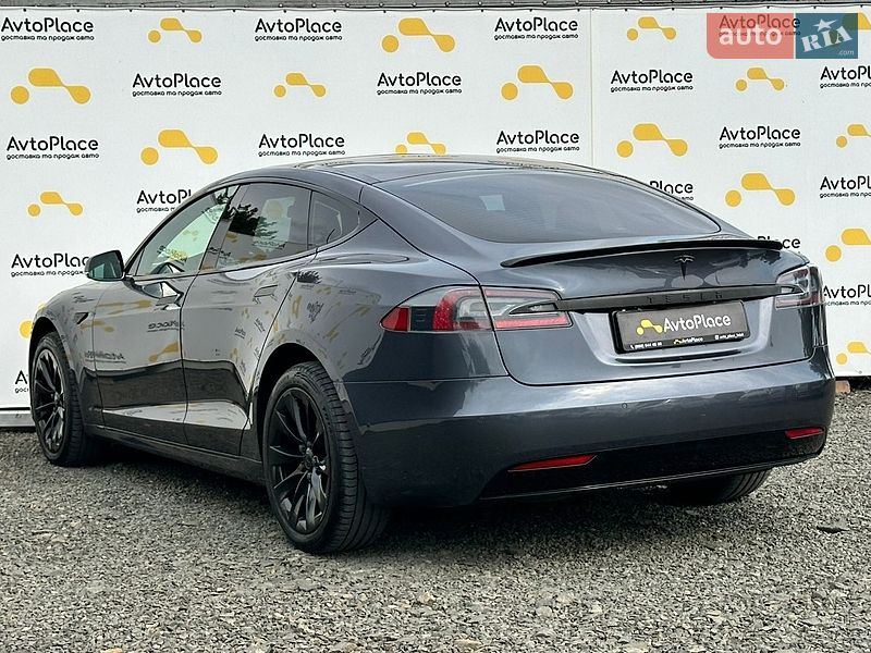 Ліфтбек Tesla Model S 2016 в Луцьку