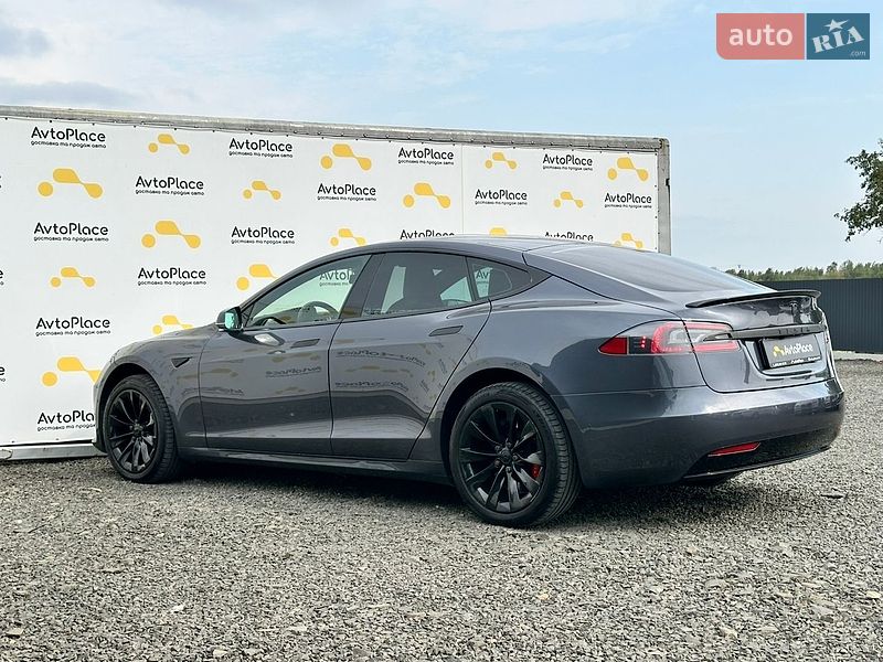 Ліфтбек Tesla Model S 2016 в Луцьку