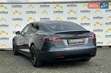 Ліфтбек Tesla Model S 2016 в Луцьку
