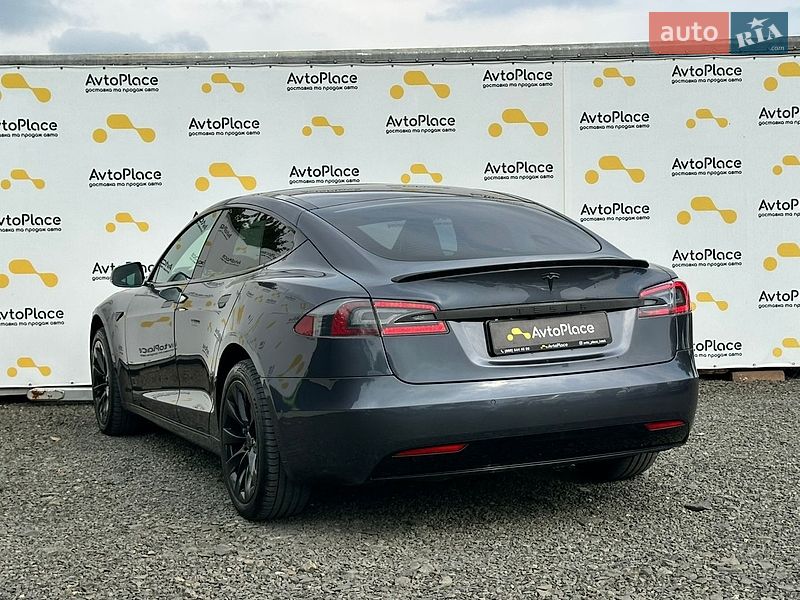 Ліфтбек Tesla Model S 2016 в Луцьку