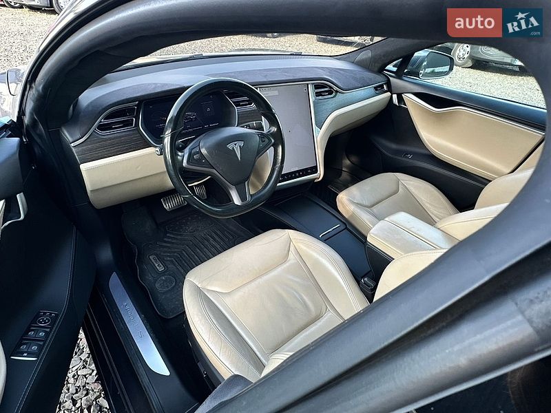 Ліфтбек Tesla Model S 2016 в Луцьку