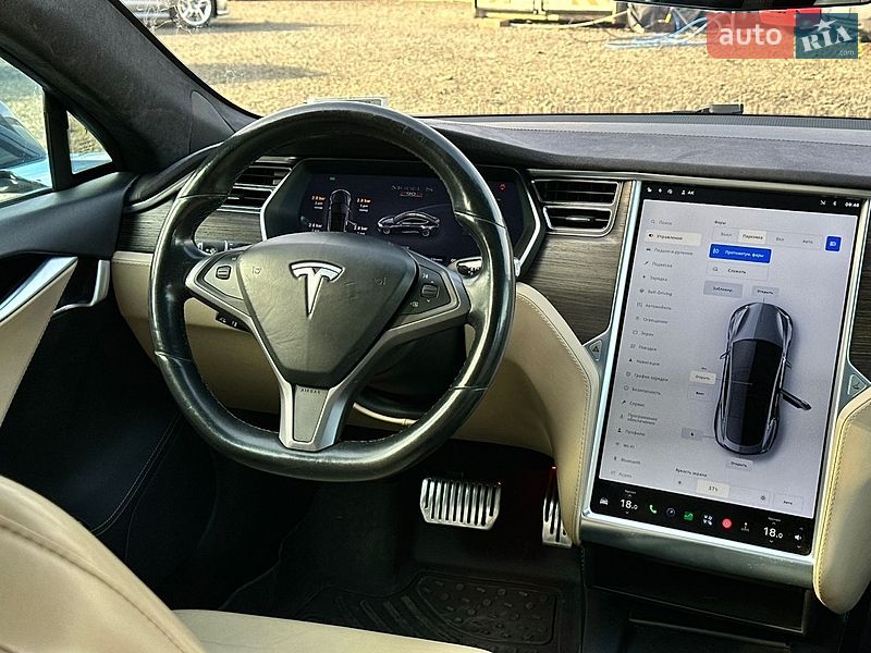 Ліфтбек Tesla Model S 2016 в Луцьку