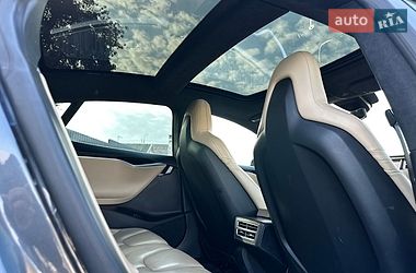 Ліфтбек Tesla Model S 2016 в Луцьку