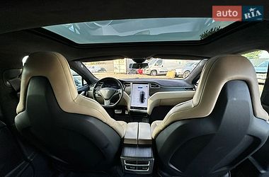Ліфтбек Tesla Model S 2016 в Луцьку