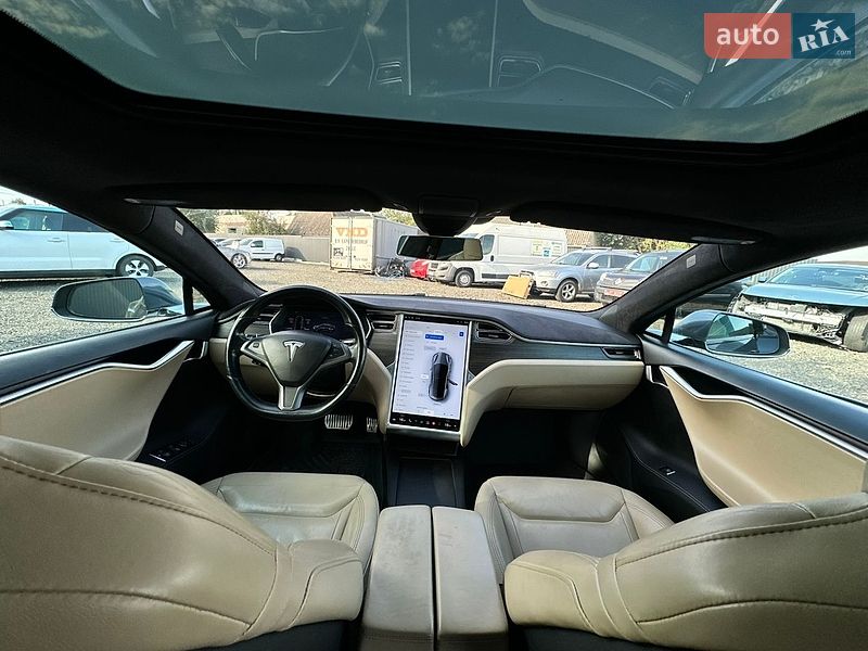 Ліфтбек Tesla Model S 2016 в Луцьку