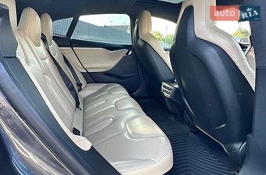 Ліфтбек Tesla Model S 2016 в Луцьку