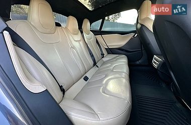 Ліфтбек Tesla Model S 2016 в Луцьку