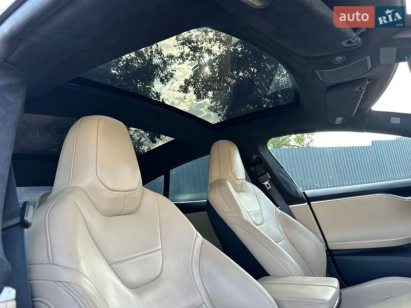 Ліфтбек Tesla Model S 2016 в Луцьку