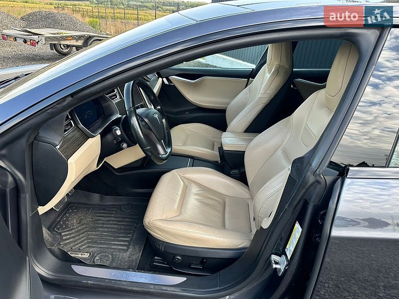 Ліфтбек Tesla Model S 2016 в Луцьку