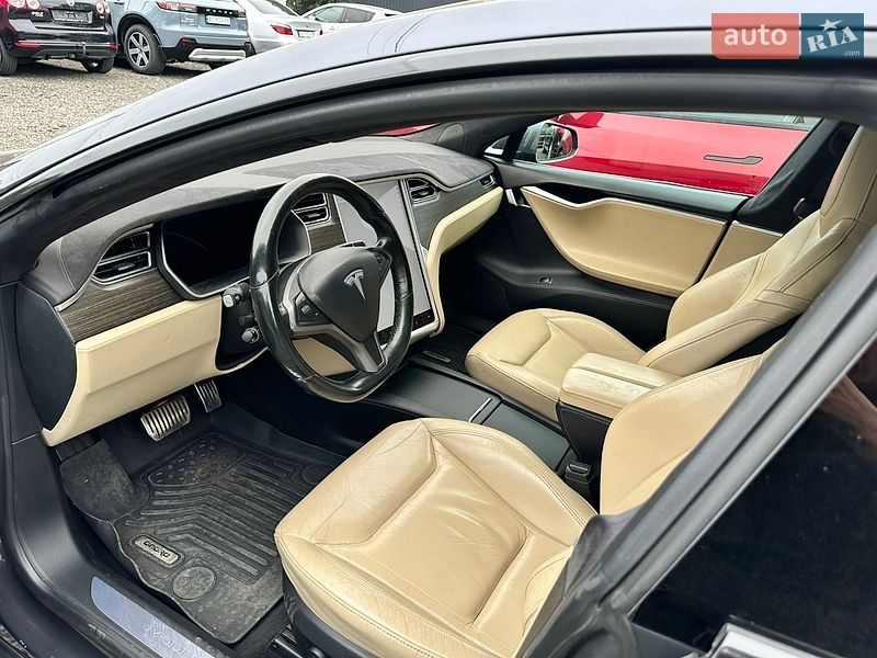 Ліфтбек Tesla Model S 2016 в Луцьку