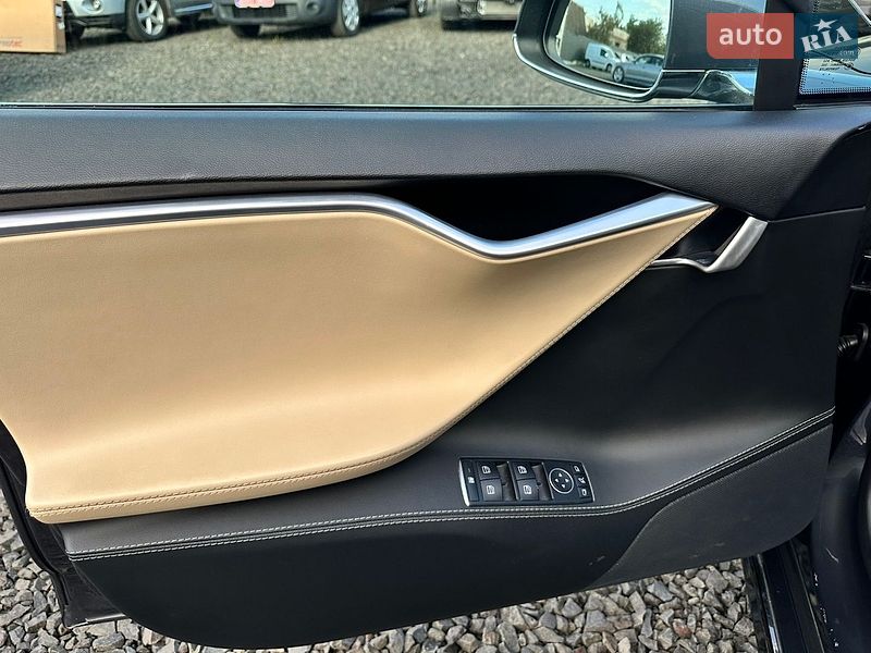 Ліфтбек Tesla Model S 2016 в Луцьку