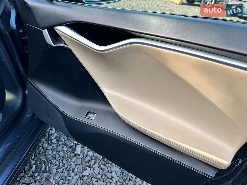 Ліфтбек Tesla Model S 2016 в Луцьку