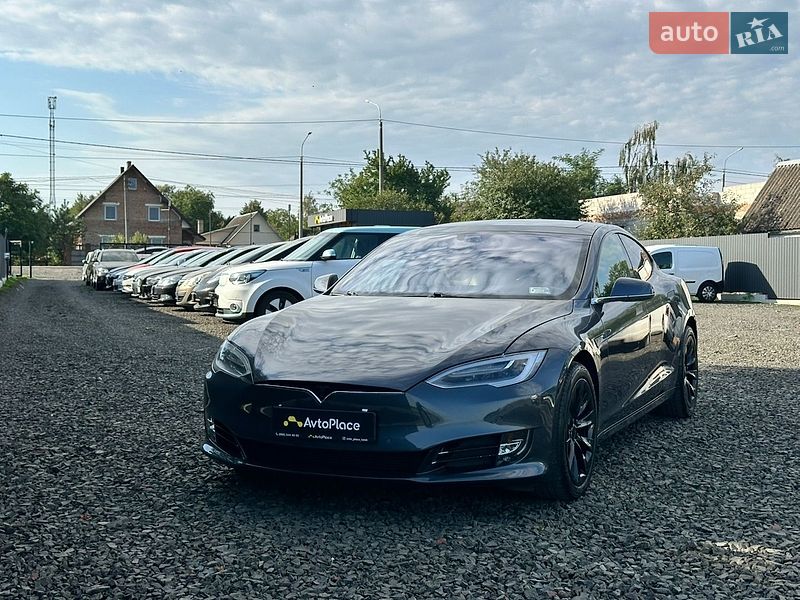 Ліфтбек Tesla Model S 2016 в Луцьку