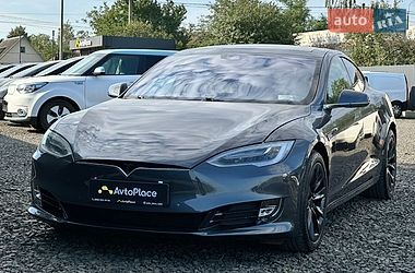 Ліфтбек Tesla Model S 2016 в Луцьку