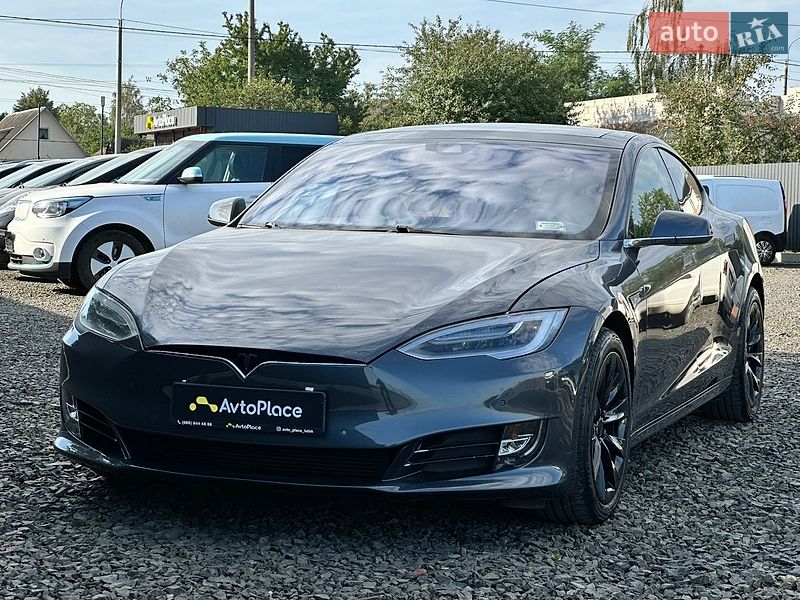 Ліфтбек Tesla Model S 2016 в Луцьку