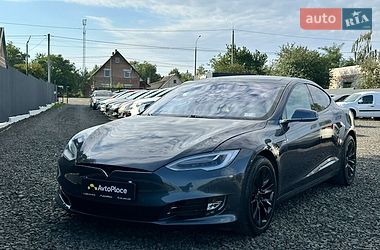 Ліфтбек Tesla Model S 2016 в Луцьку